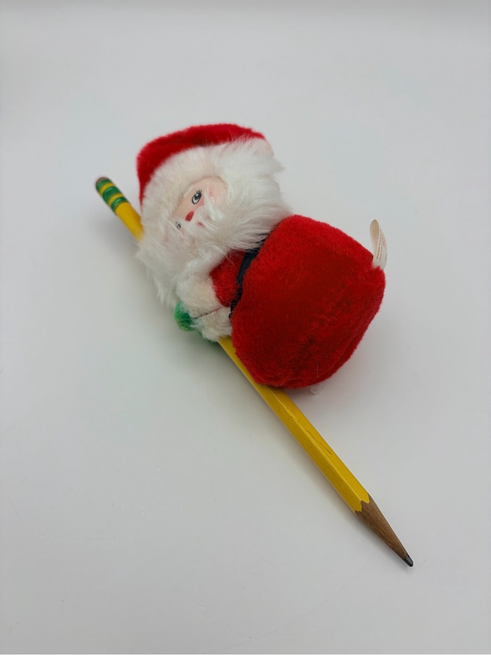 Vintage Santa Claus Plush 4" Clip On Hugger Ornament By Russ Berrie Made Korea